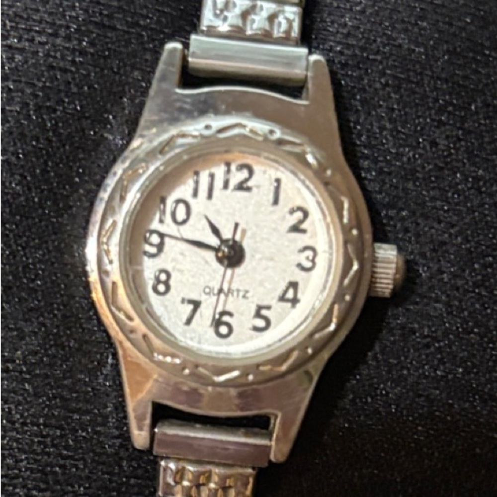 Elegant Silver Women's Quartz Watch